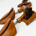 Load image into Gallery viewer, TURMS Travel Shoe Trees