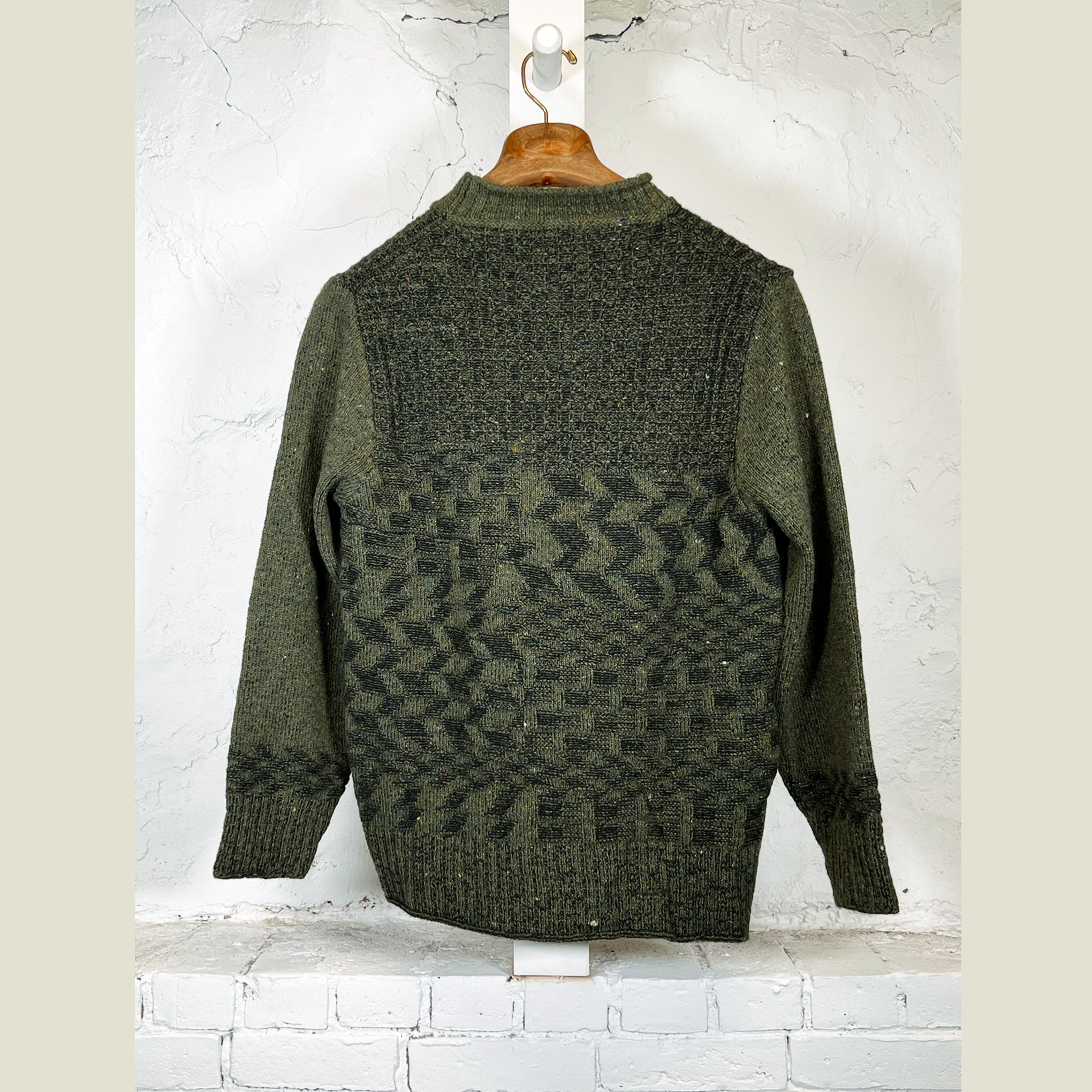 INIS MEÁIN Claíochaí Sweater