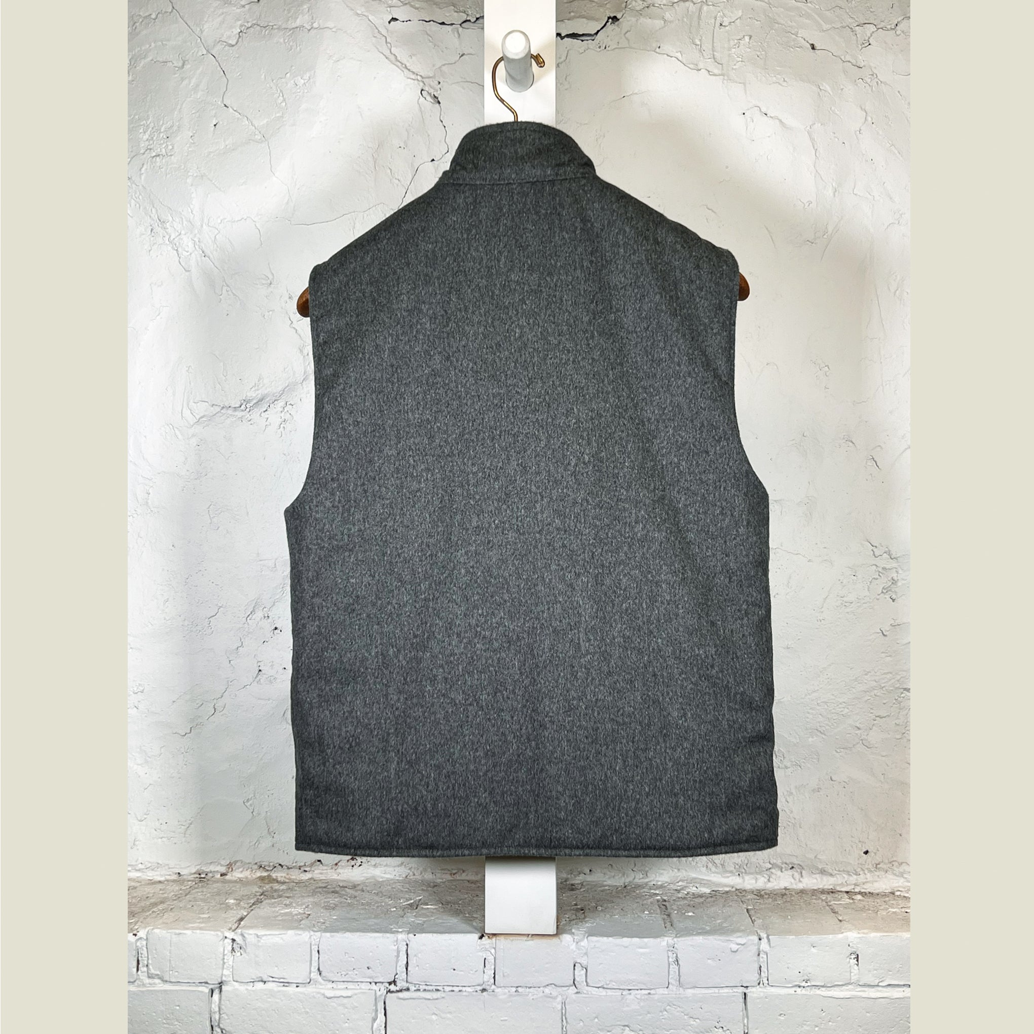 MANTO Reversible Vest